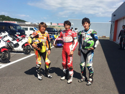 インストラクター陣
《休憩中には、GP参戦時の2人ならではのエピソードなど、楽しい話も聞かせて頂けました。》