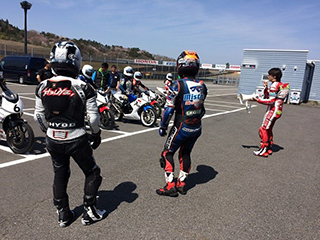 アカデミー担当:坂田校長/小林インストラクター
1dayスクール担当:原田哲也氏