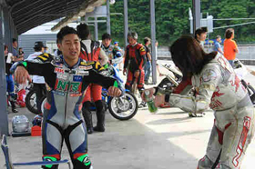AM 9:30~16:30までは、北コースで、たっぷり走行練習ライディングの合間の休憩中にも、口頭での指導を行います。