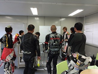 イケメンだけに?講習内容もイケてます!丁寧&ソフトな指導に質問も飛び交います。