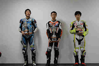 MFJアカデミー/1dayスクール総合
優勝 山田尚輝
2位 岡部怜
3位 五十嵐翔希(スズキレンタル車)