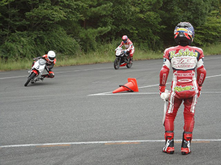 模擬レースを控えて、アカデミーのメインの練習場所南コースで、今期のまとめの 練習を行いました。