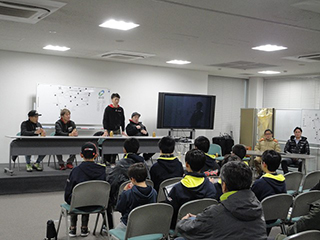 ツインリンクもてぎの宮澤様、MFJ鈴木会長、坂田校長ほか各インストラクターから終礼の挨拶がありました。