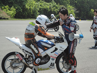 150クラスは、小林インストラクターと水野インストラクターが指導