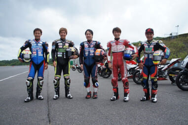 左から)関口太郎インストラクター・武田雄一インストラクター・小林龍太インストラクター・坂田和人校長
小山知良インストラクター