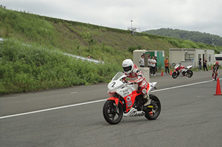 秋山龍生君は年間クラスに混ざっての練習