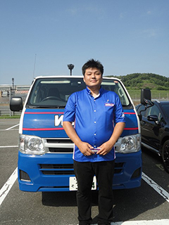 今回、ご協賛企業の㈱和光ケミカルの工藤様が、ご協賛品の納品とアカデミースクールのご視察に来て頂きました、ありがとうございます。