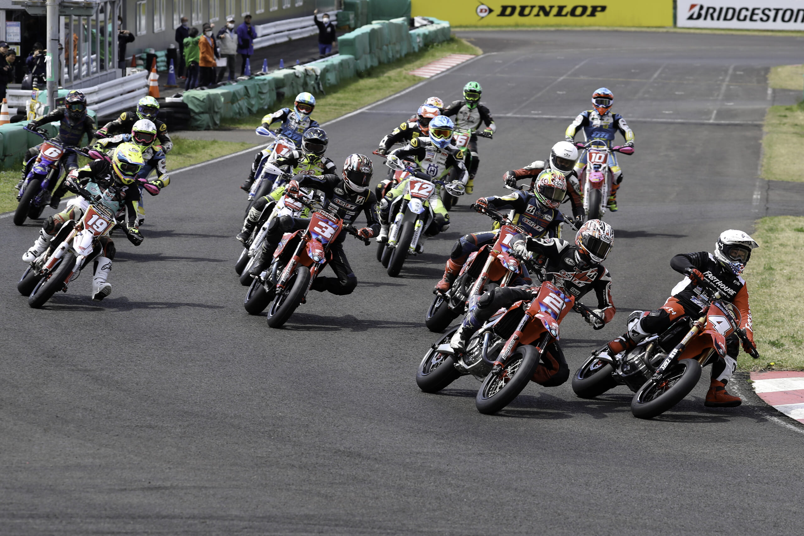 今季開幕戦は雨の影響でフルターマックレースに! 2023全日本スーパー